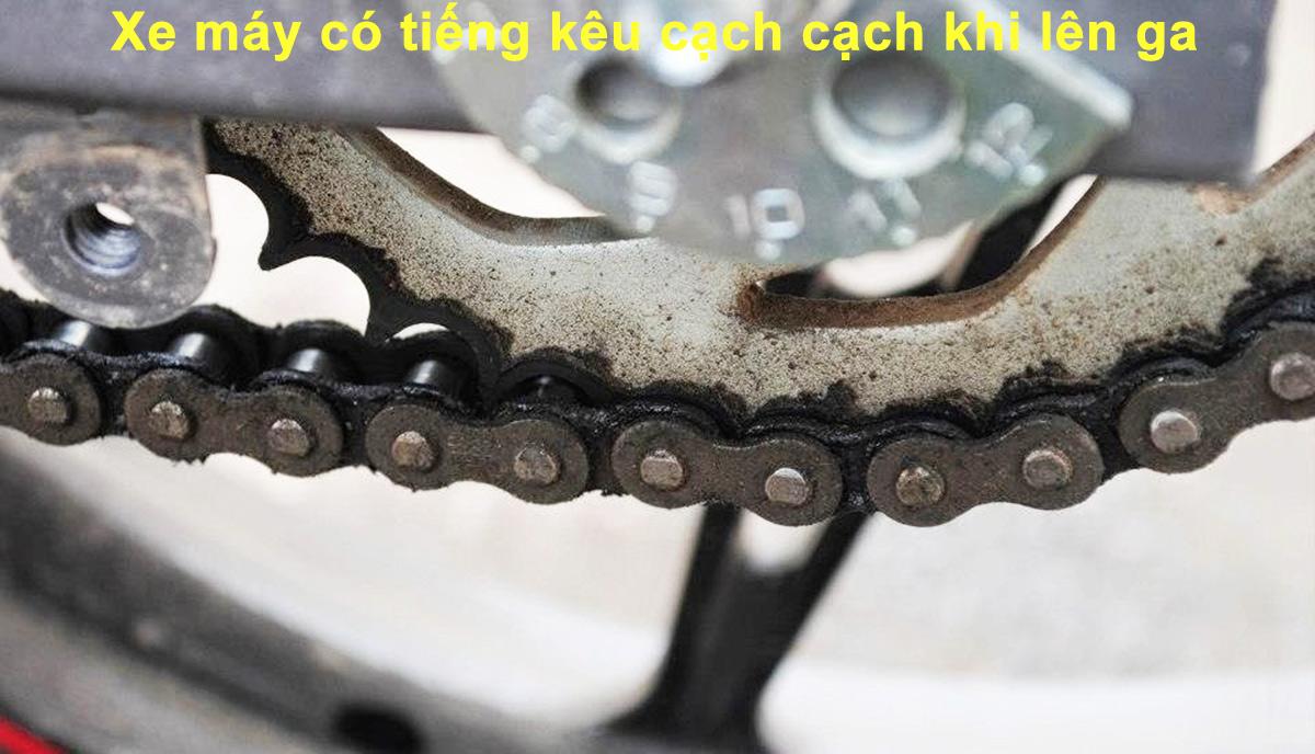 xe máy có tiếng kêu cạch cạch khi lên ga