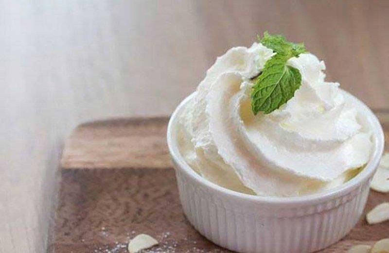 LÀM KEM TỪ WHIPPING CREAM CÙNG BÍ QUYẾT BỎ TÚI BẰNG MÁY CẦM TAY - HAI ANH EM FOODS