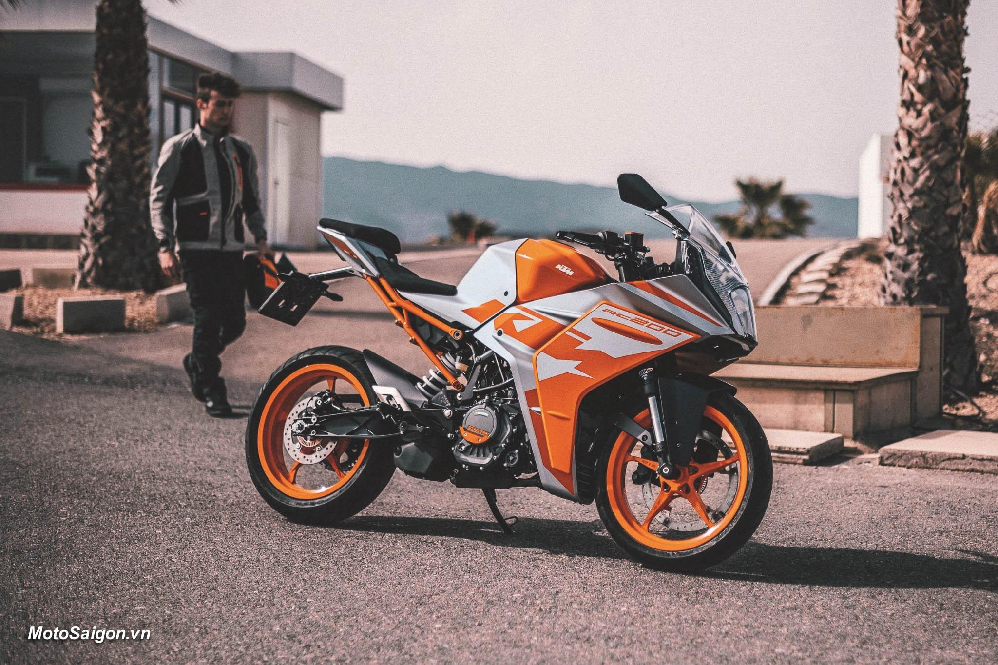 KTM RC 200 2022 bất ngờ ra mắt với giá bán hấp dẫn dành cho biker mới