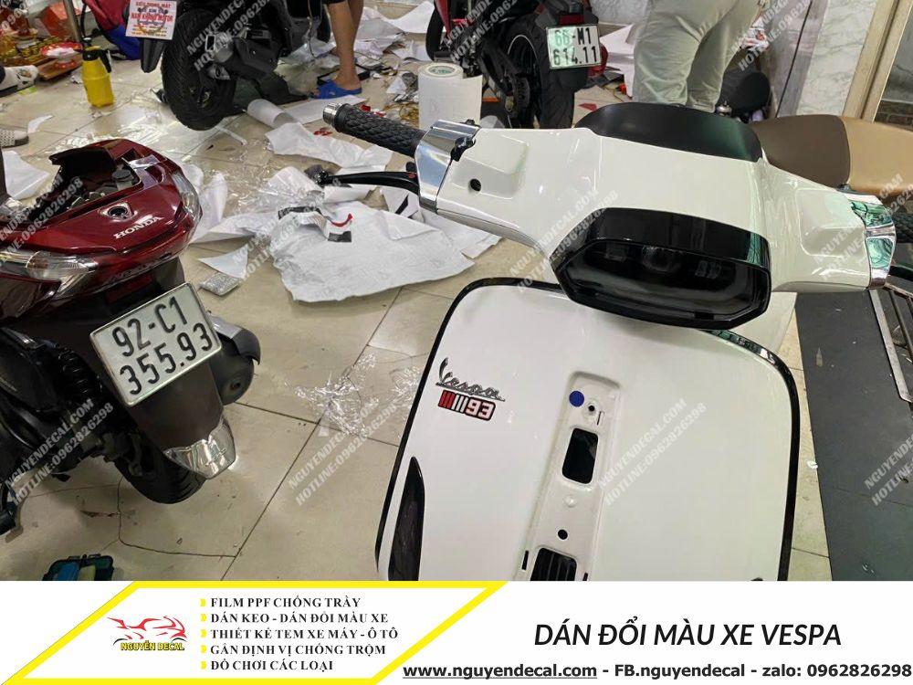 Dán đổi màu xe Vespa