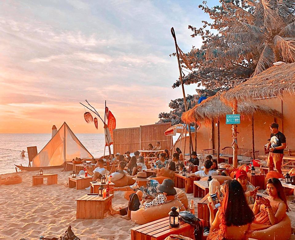 Onsen Beach Bar & Club