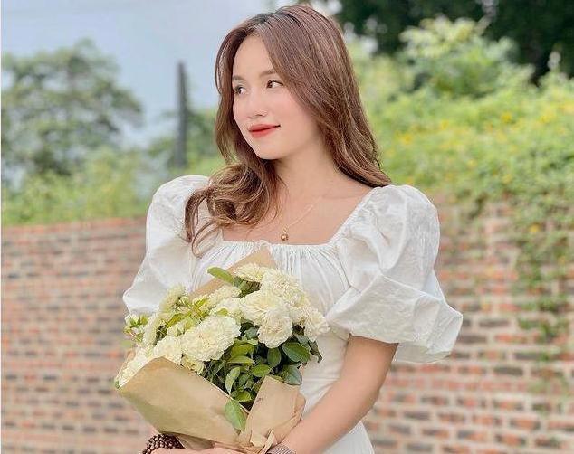 Hình Ảnh Thị Nhung Gãy TV Cute, Xinh Xắn, Siêu Thu Hút