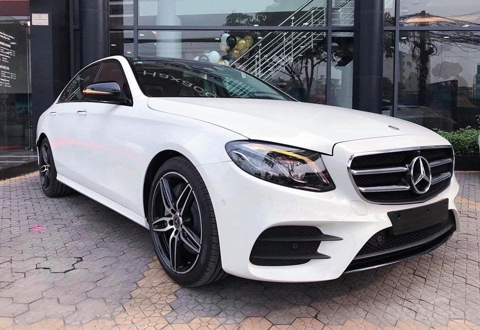 Chi tiết về xe Mercedes E300 AMG 2020 thông tin giá lăn bánh, khuyến mãi, thông số kỹ thuật, chi tiết nội ngoại thất.