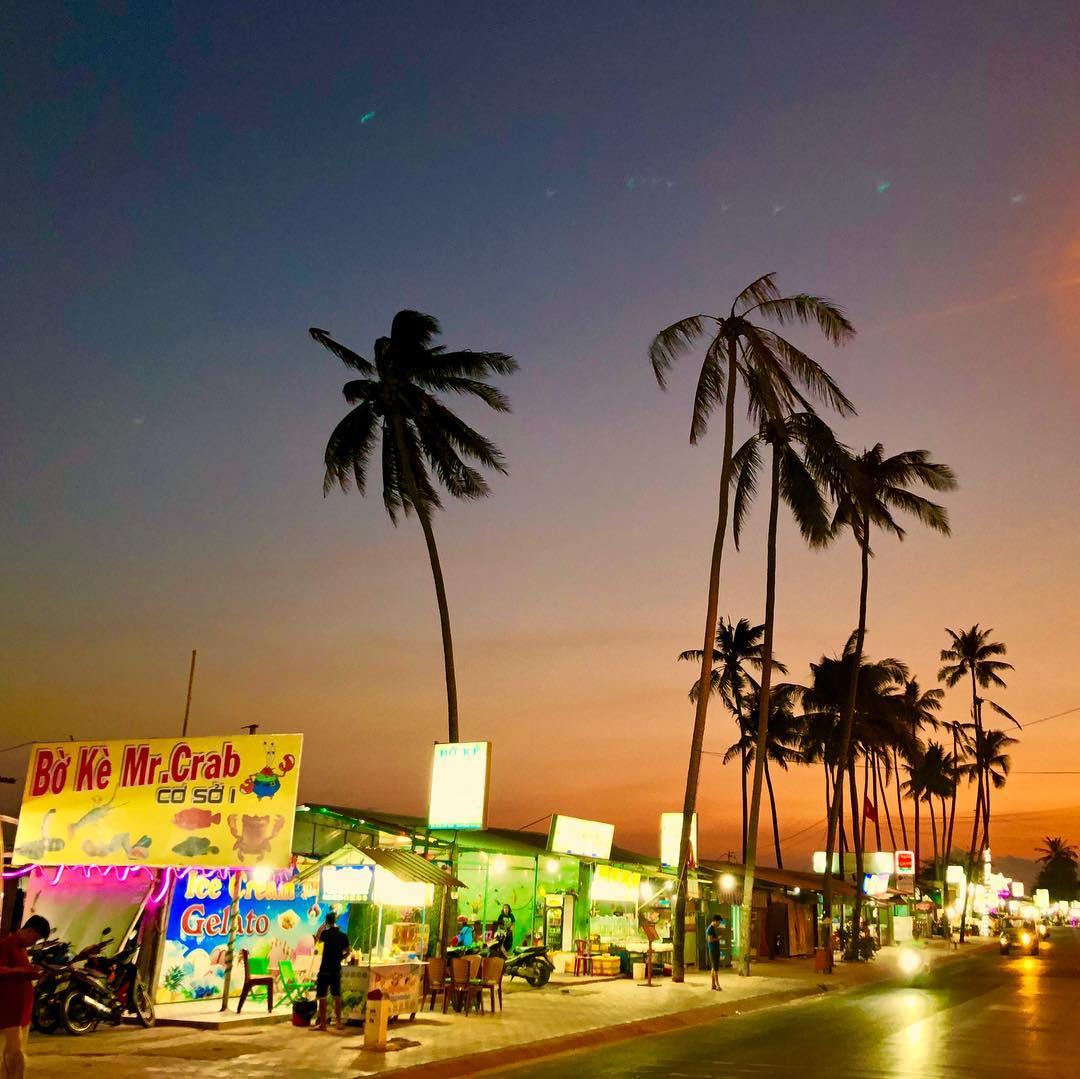 Bỏ túi 12 địa điểm ăn chơi “xuyên màn đêm” tại Phan Thiết – Mũi Né