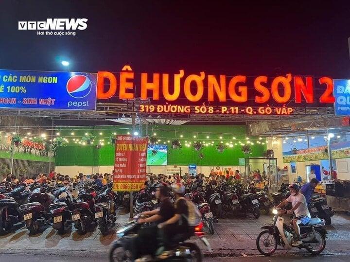 Dê Hương Sơn 2 có địa chỉ số 318 Đường số 8, Phường 11.