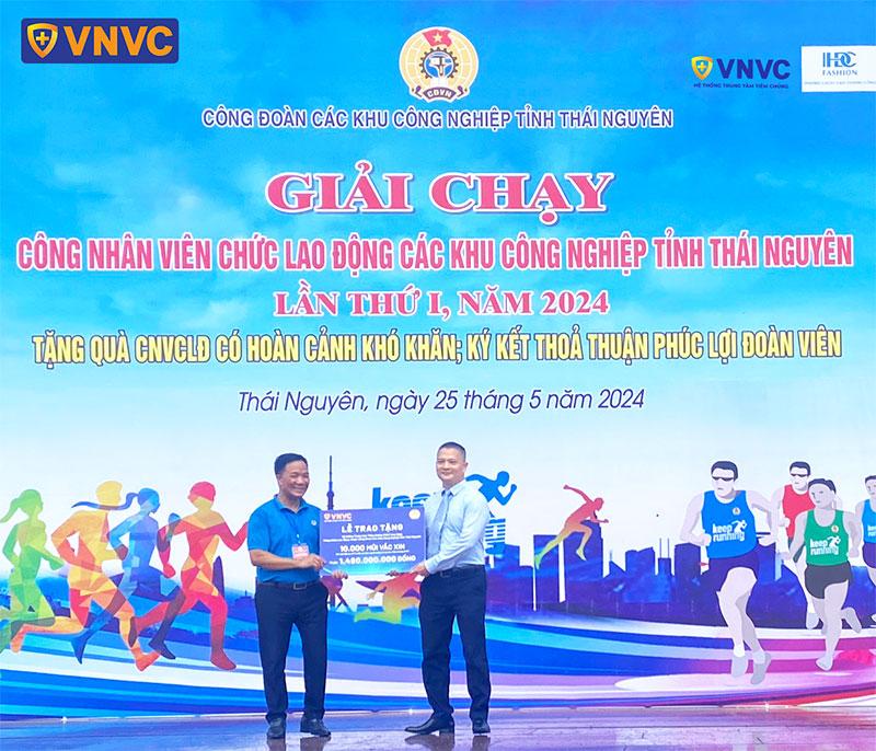 tặng vắc xin cho người lao động tỉnh thái nguyên