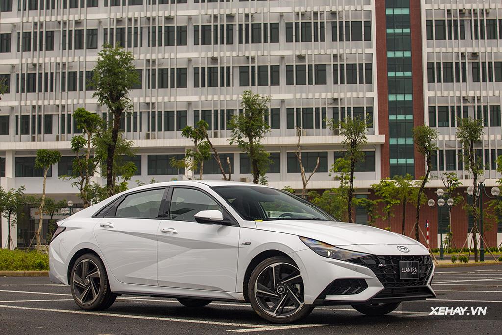 [ĐÁNH GIÁ XE] Hyundai Elantra 2022 N-line: Khi người Hàn quyết tâm làm xe đua