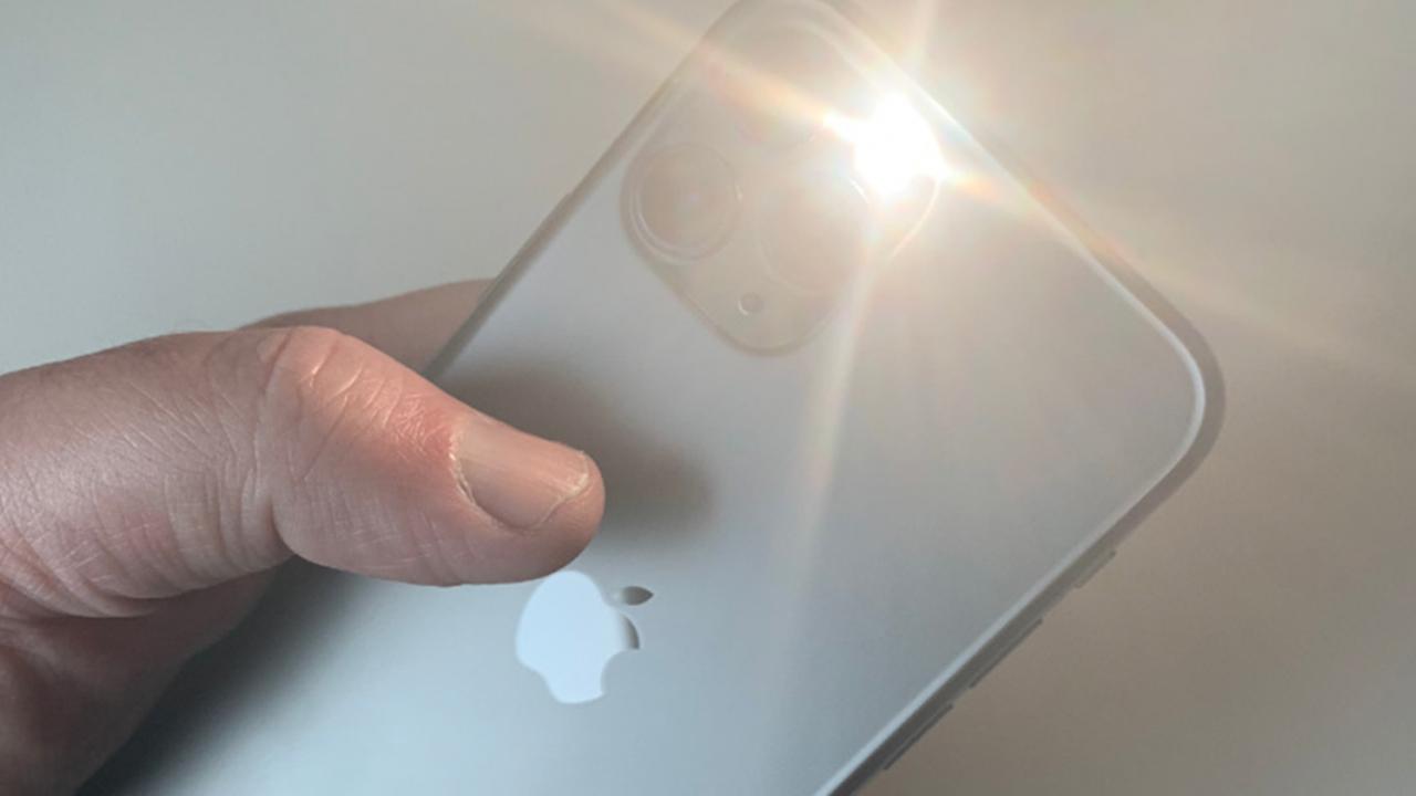 3 cách bật, tắt đèn flash của iPhone đơn giản, nhanh chóng mà mọi người nên bỏ túi ngay và luôn nhé