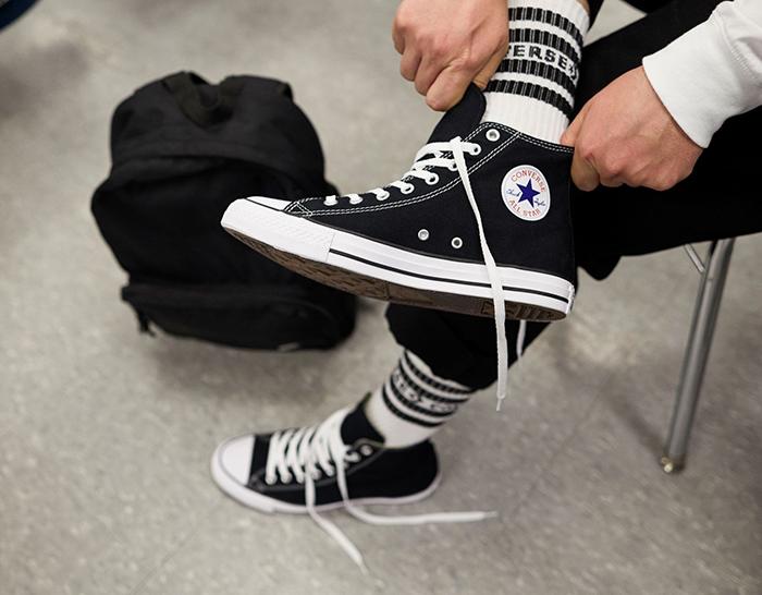 Khám phá những gợi ý giày Converse nam phối đồ siêu chất