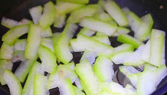 Mách bạn cách làm những món ngon từ bí xanh