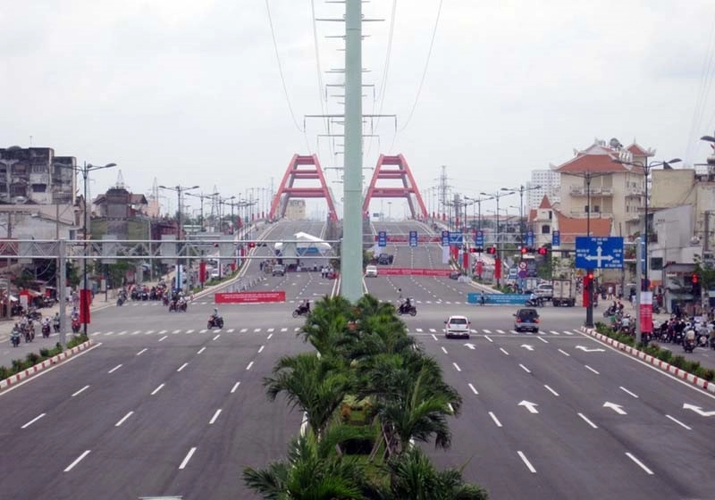 Đường đôi là gì? Các quy định cần tuân thủ khi đi trên đường đôi