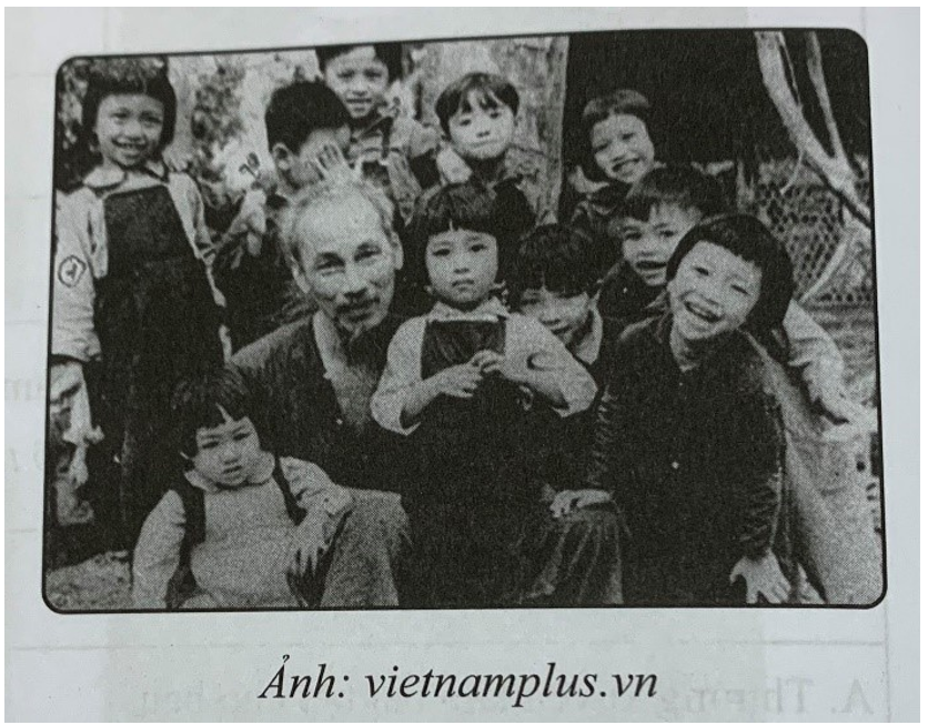 Tìm 5 biểu hiện của yêu thương con người và 5 biểu hiện không yêu thương con người.