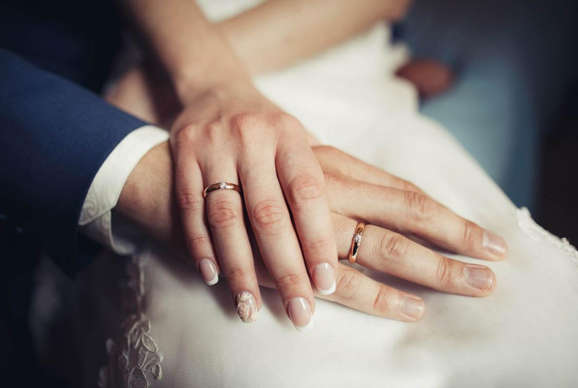 Hút ngàn like với những kiểu chụp ảnh đôi độc đáo, ấn tượng nhất 2025