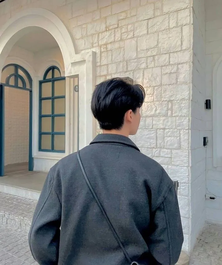 Ảnh Quay Lưng Nam: Tuyệt Chiêu Tạo Dáng ‘Chất’ Không Thể Bỏ Qua