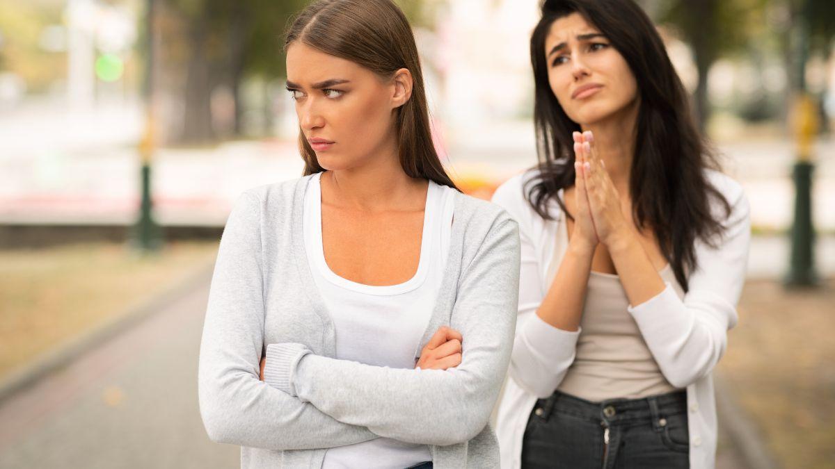 100+ Lời xin lỗi chân thành cho bạn bè, bố mẹ, người yêu