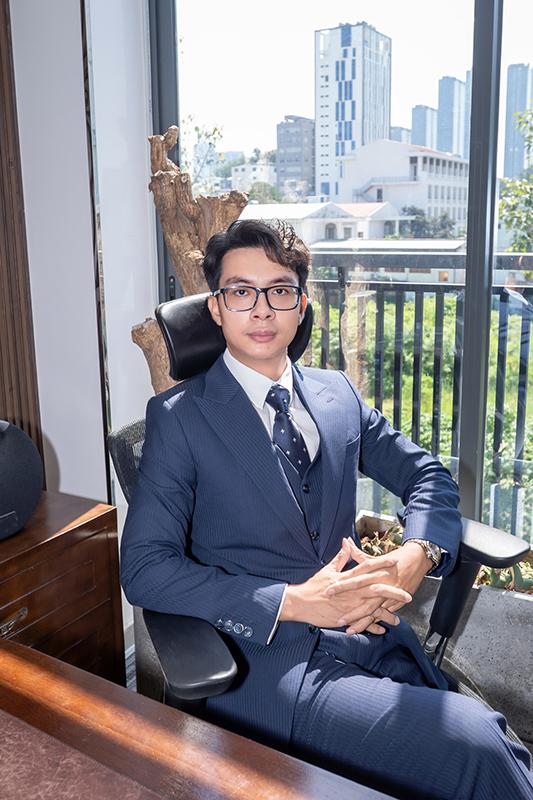 “Ông ấy chỉ biết đưa tiền, chứ chả quan tâm gì đến vợ con”