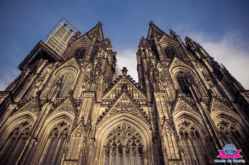 Nhà thờ Dom, trái tim linh thiêng của xứ Cologne xinh đẹp