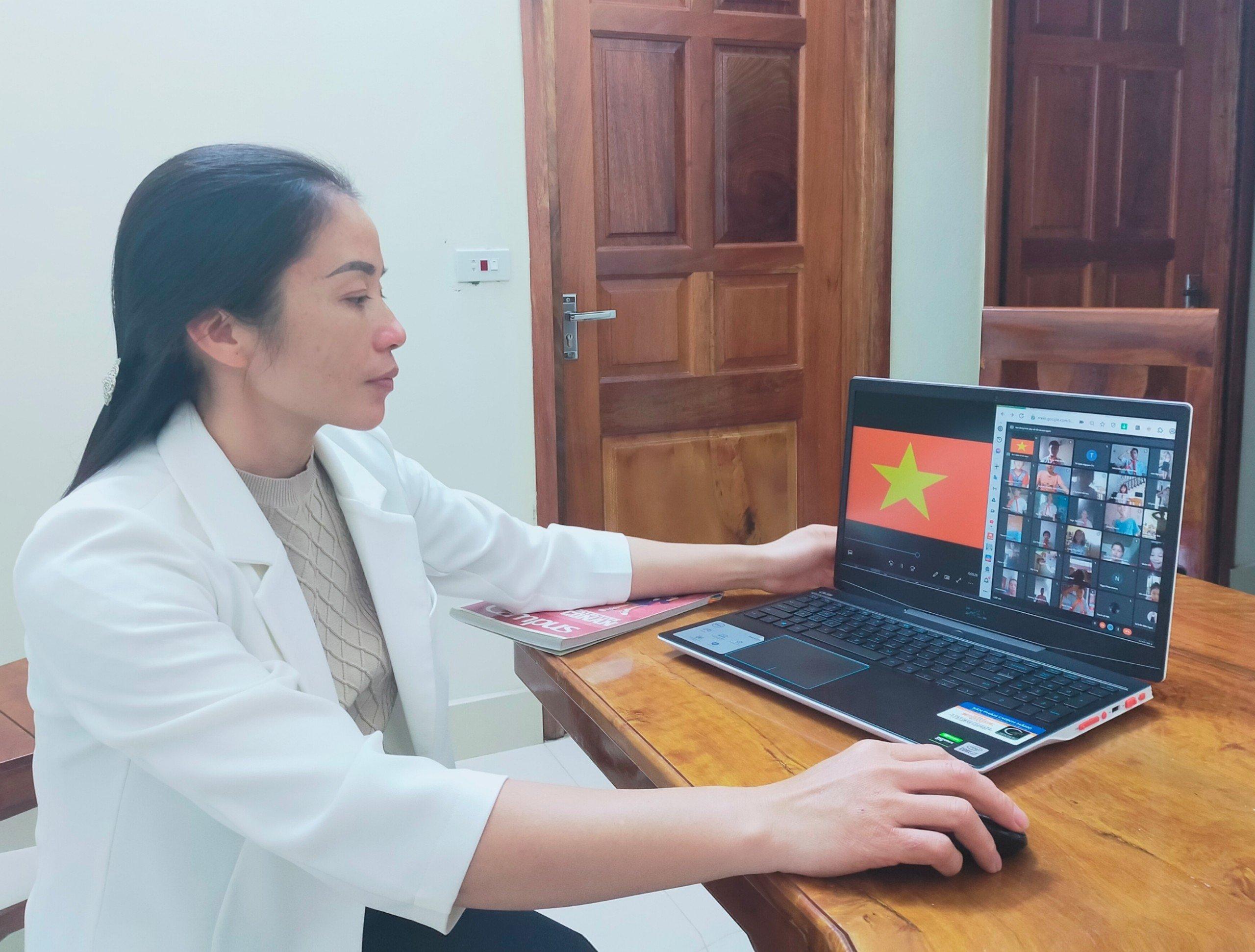 Nghề giáo và gánh nặng "trăm sự nhờ cô"