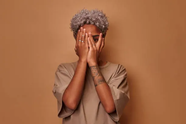 Gợi ý cách chụp ảnh che mặt nam cực ngầu bạn không thể bỏ qua