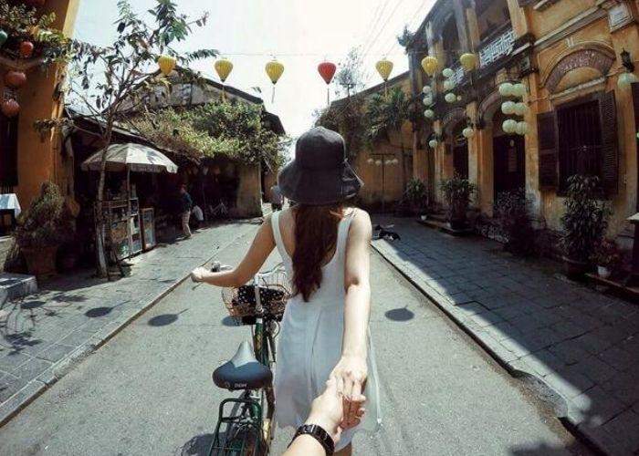 99+ Kiểu tạo dáng chụp ảnh kỷ yếu với người yêu đẹp lung linh