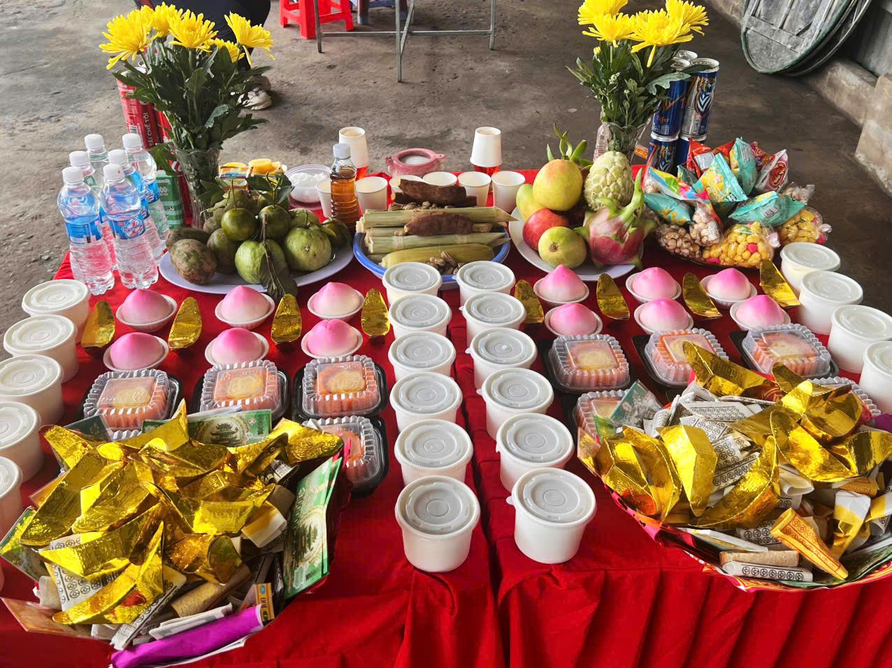 MÂM CÚNG CÔ HỒN