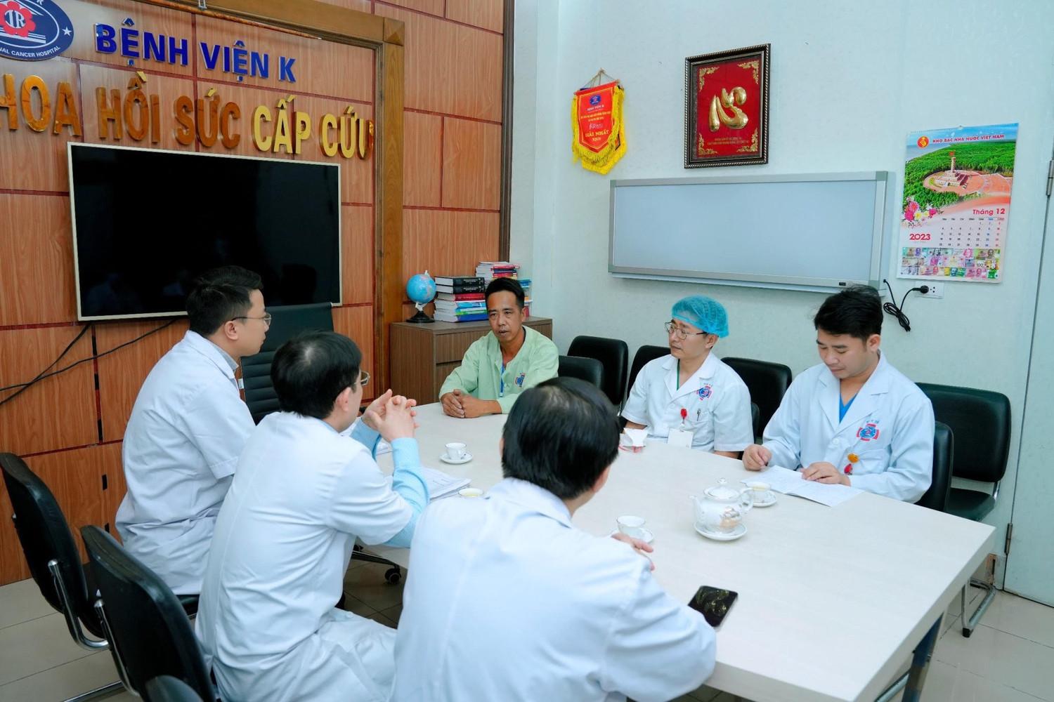 Nỗ lực giữ song thai cho sản phụ mắc K vú