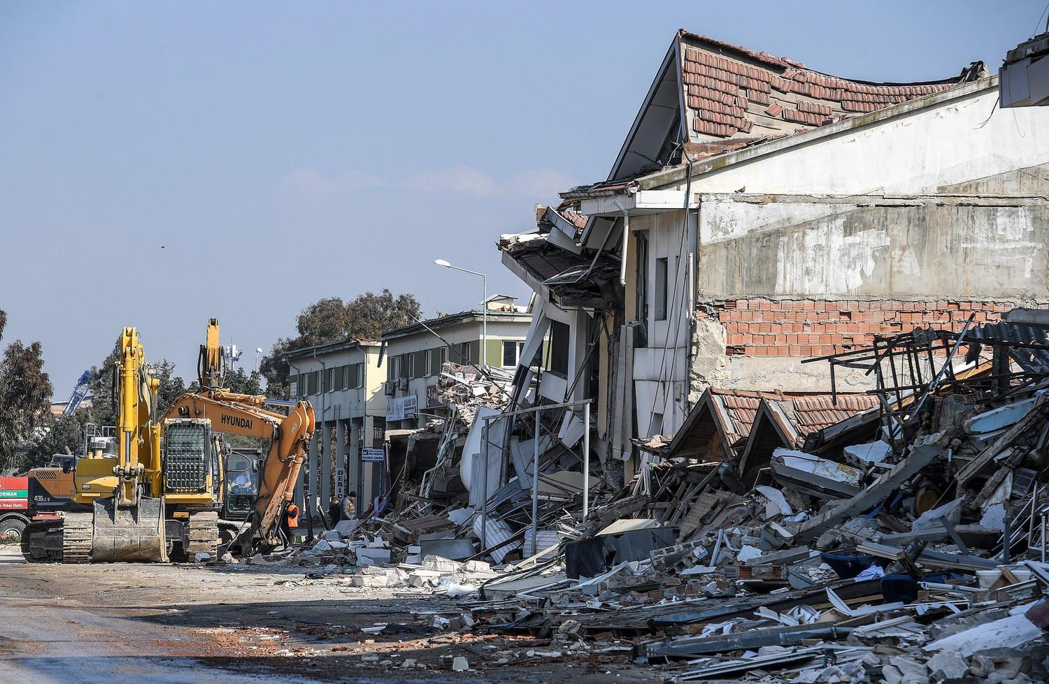 Phía sau đại địa chấn: Khi thời gian ngừng trôi trên những thành phố vắng bóng người