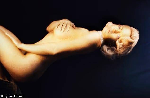 Sydney Sweeney chụp ảnh khỏa thân