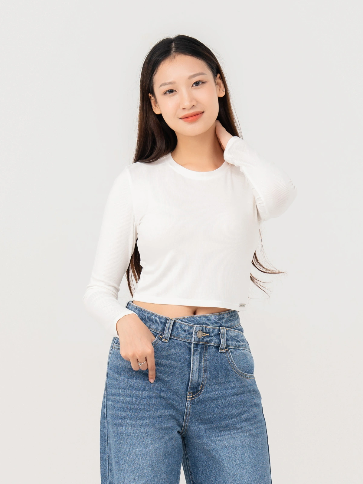 Bật mí cách phối đồ với croptop tay dài SIÊU ĐẸP, CỰC CHẤT