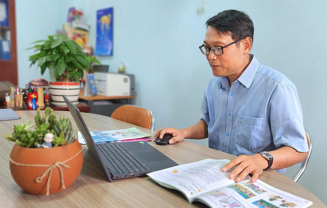 Góp ý sách giáo khoa mới năm học 2024-2025: Khách quan, trách nhiệm