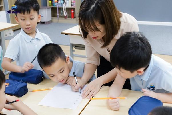 Cách dạy con học chữ chuẩn bị vào lớp 1 khoa học, hiệu quả