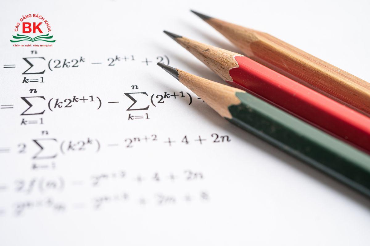 A01 gồm những môn nào? Nên chọn khối A00 hay A01?