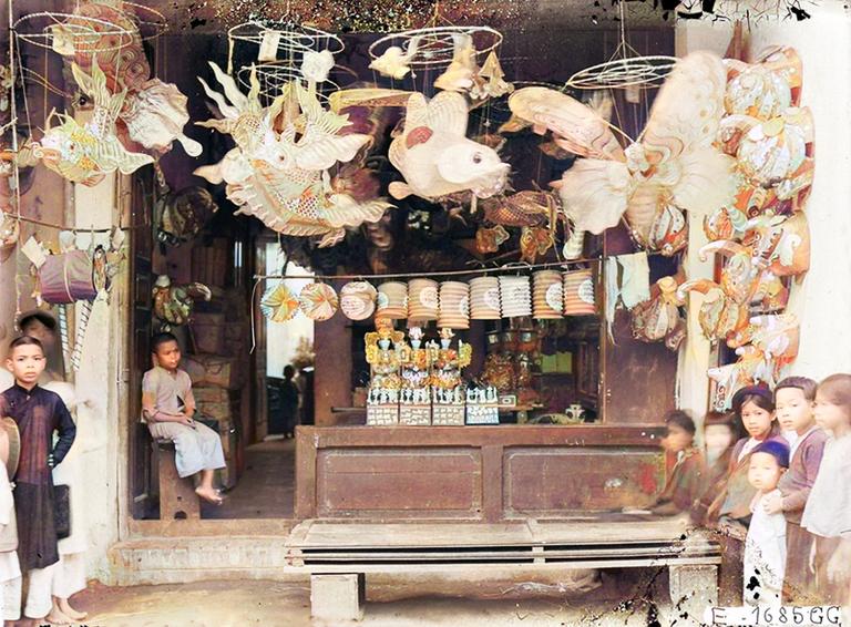 Nghệ nhân đời thứ ba hồi sinh đèn Trung thu cổ