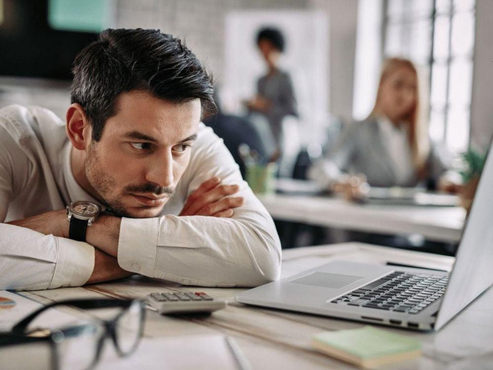 Tác hại của sự nhút nhát làm cản trở mối quan hệ xã hội