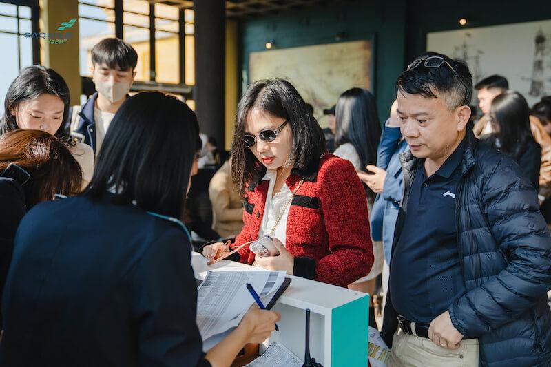 Tour Vịnh Hạ Long Nửa Ngày - Ăn Trưa Trên Du Thuyền 5 Sao