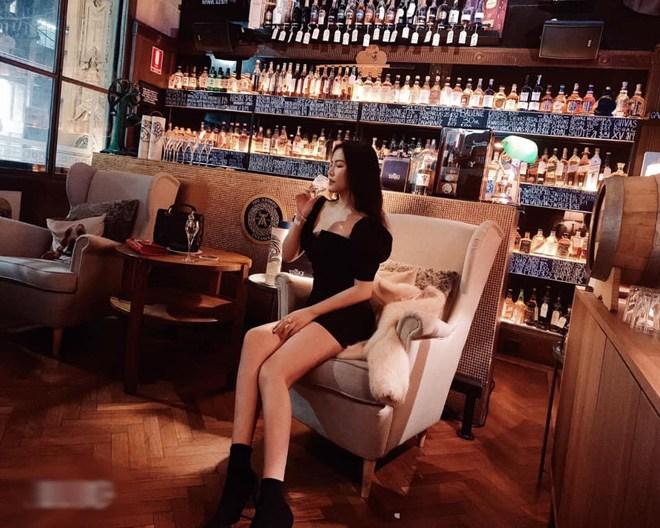 5 rich kid Việt đời sống chuẩn con nhà giàu: Hàng hiệu tràn ngập, du lịch sang chảnh ngút trời