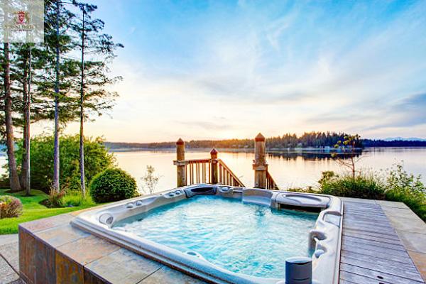 Jacuzzi là gì? Những lợi ích của bồn tắm Jacuzzi
