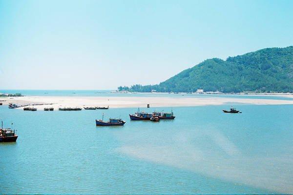 Quảng cáo trên xe taxi tại Hà Tĩnh giúp phủ sóng thương hiệu