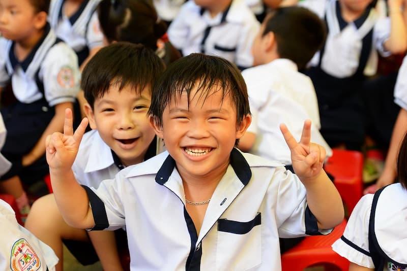 Tính cách của học sinh tiểu học: Đặc điểm và cách rèn luyện