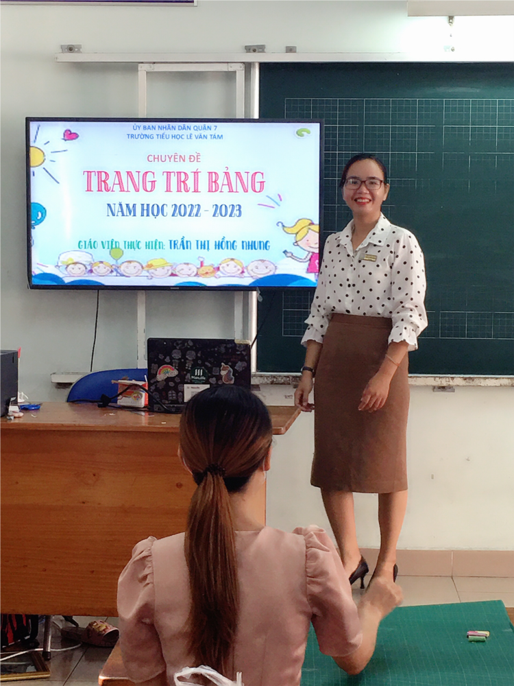 TIỂU HỌC LÊ VĂN TÁM