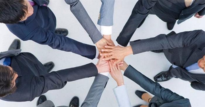 Đoạn văn nghị luận về tinh thần đoàn kết (Dàn ý + 34 mẫu)                                   Viết đoạn văn nghị luận 200 chữ lớp 12