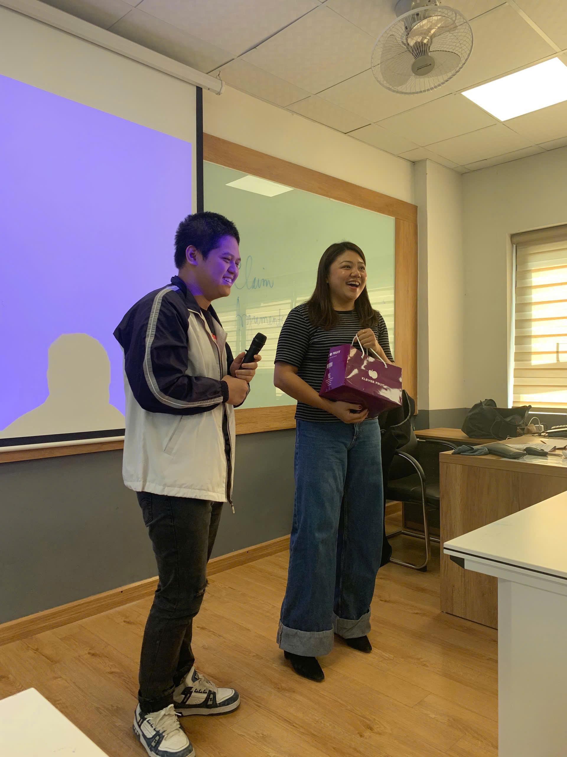 [BUỔI CHIA SẺ THỰC TẾ VỀ XÂM NHẬP THỊ TRƯỜNG: BÀI HỌC RÚT RA TỪ SỰ THÀNH CÔNG VÀ THẤT BẠI CỦA DOANH NGHIỆP – HỌC PHẦN KINH DOANH QUỐC TẾ]