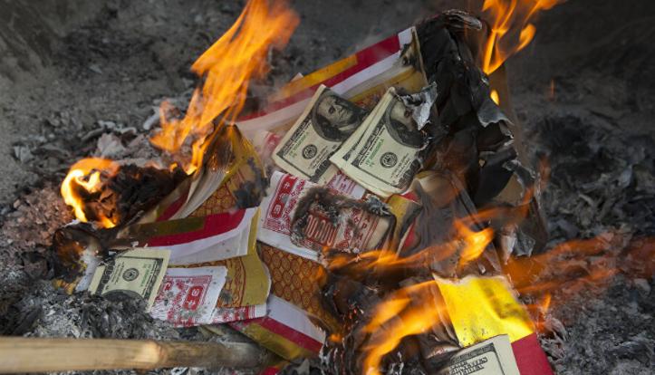 Bài cúng đốt quần áo, vàng mã rằm tháng 7 đầy đủ nhất