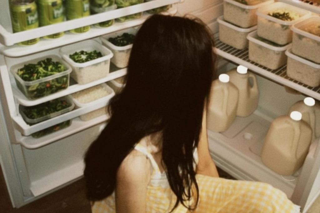 Trung Quốc: Cô gái 27 tuổi bị ung thư dạ dày vì 3 món hay trữ trong tủ lạnh