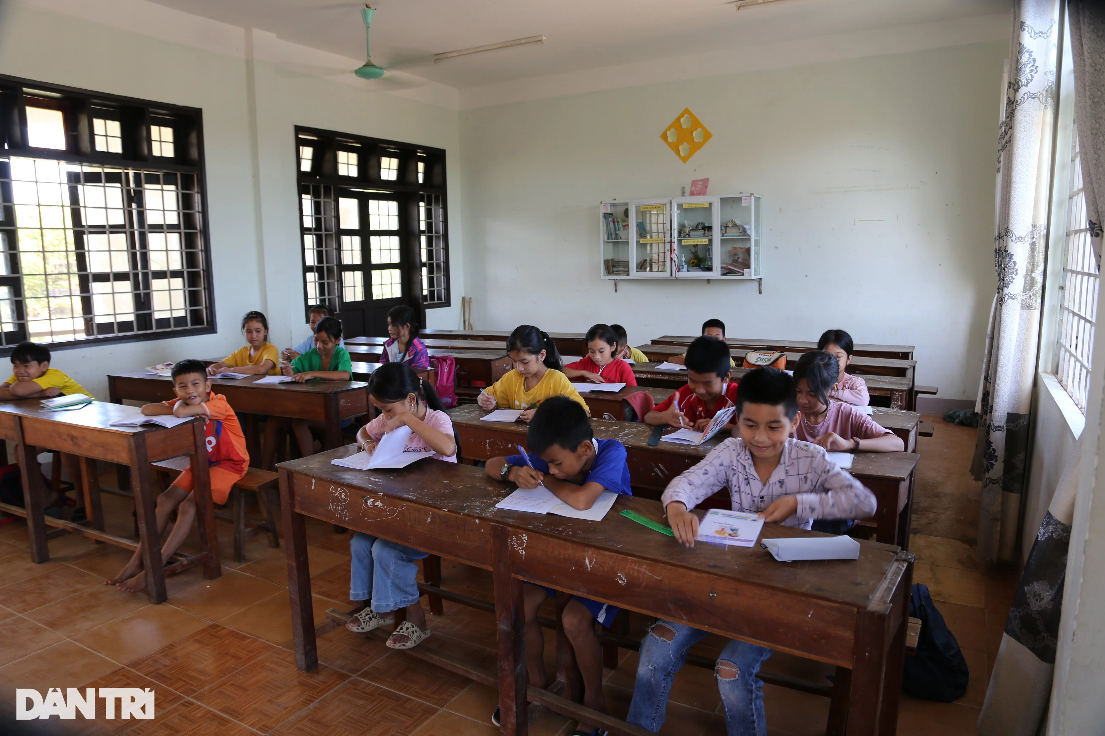 Thầy cô viết đơn xin tình nguyện về với học sinh vùng khó