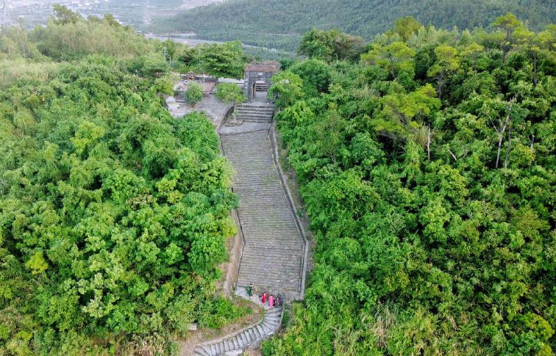 Dùng dằng Hoành Sơn Quan