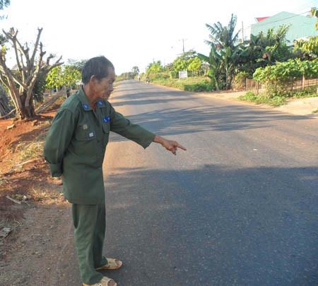 Ba lần vứt con ra đường để... dằn mặt vợ