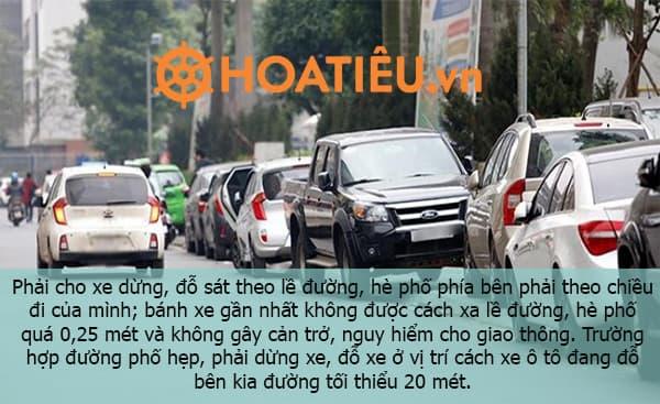 Khi người lái xe ô tô dừng đỗ sát theo lề đường, hè phố phía bên phải theo chiều đi của mình