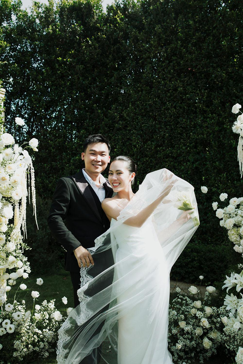 Gợi ý 10 cách tạo dáng khi chụp ảnh cưới ngoại cảnh