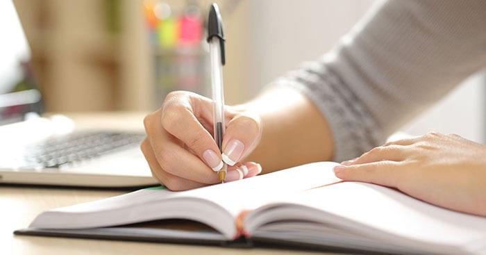 Viết một đoạn văn trong đó sử dụng ít nhất một thành ngữ                               13 đoạn văn mẫu lớp 6